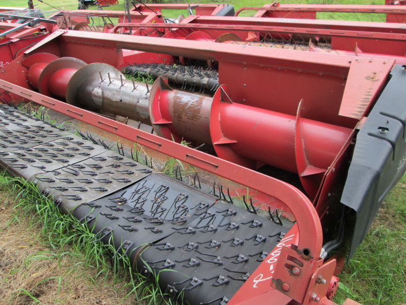 1015 HEADER W/7 BELT IH